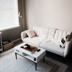 sell house quickly in Cincinnati - clean living room