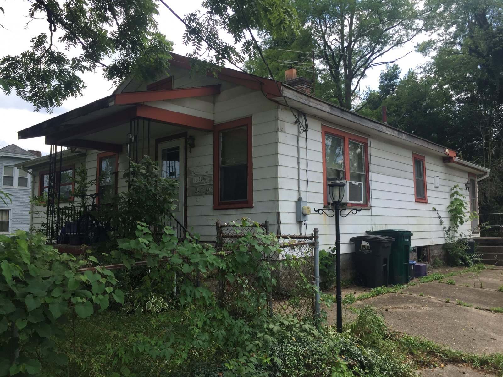we buy houses in cincinnati west side - 1013 w seymour ave 45216