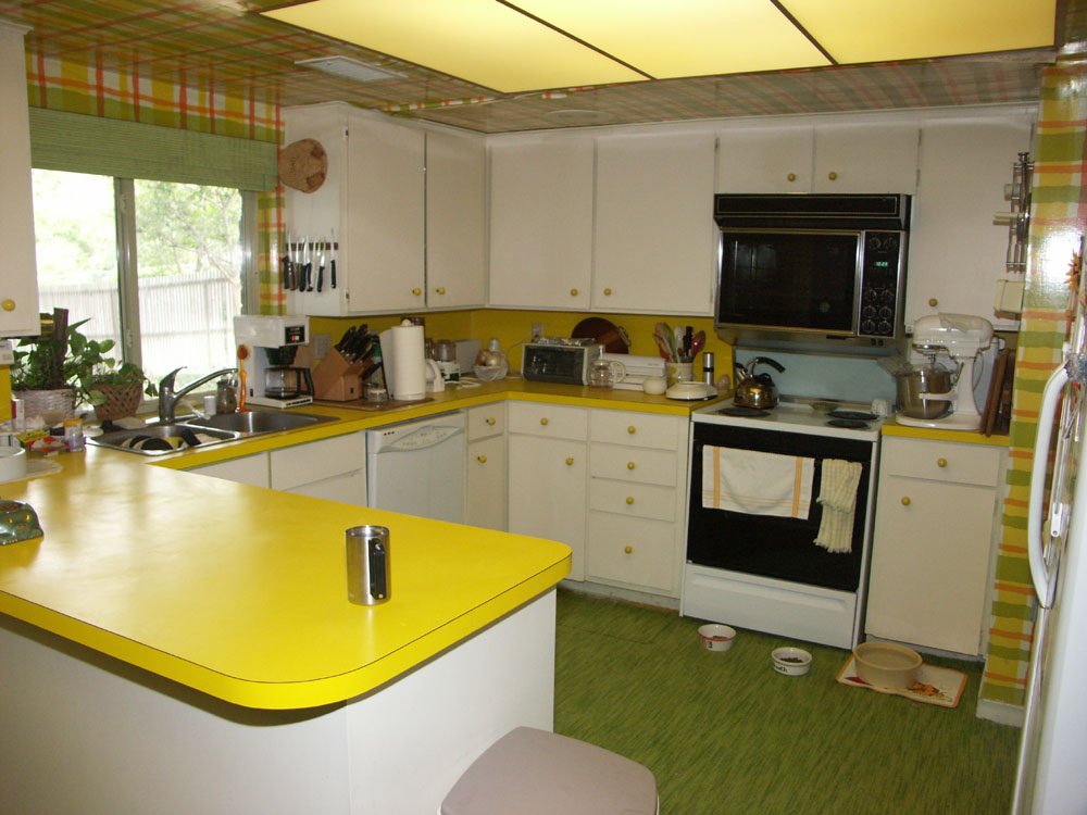 Updating a kitchen can take a lot of time and money, even if you're handy. We buy houses in any condition.
