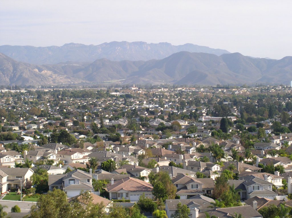 picture of camarillo homes from a hilltop
