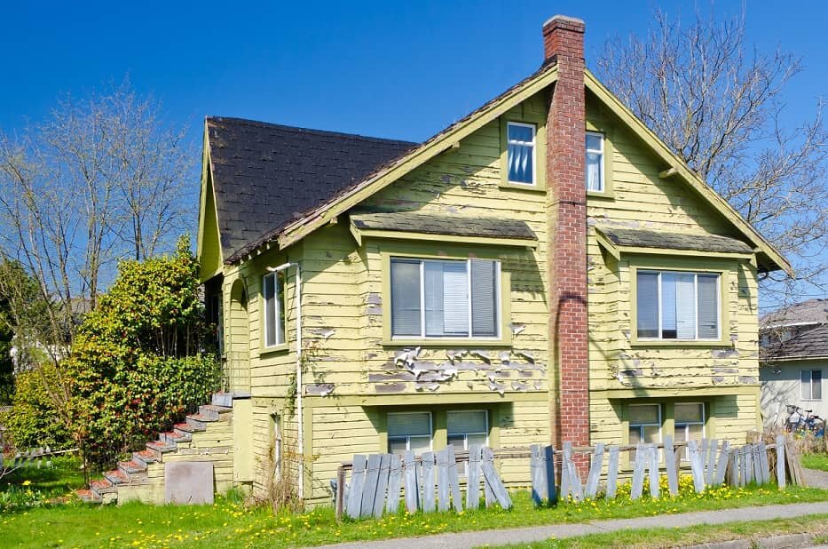 a-house-that-needs-many-repairs