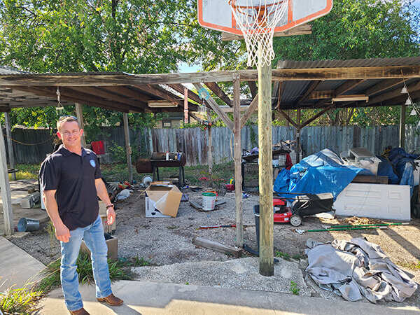 working with cash investor to sell a hoarder house