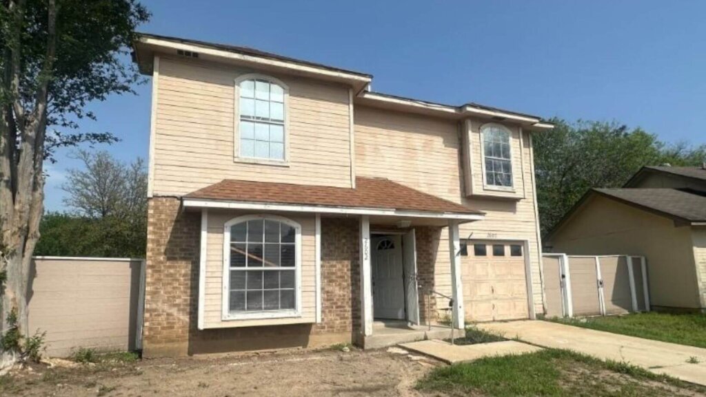 we buy homes for cash in Floresville Texas