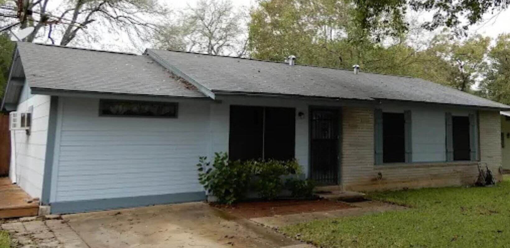we buy houses for cash Floresville Texas