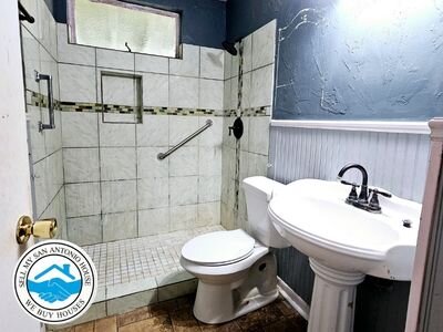 715 Avalon San Antonio house condition at time of cash purchase