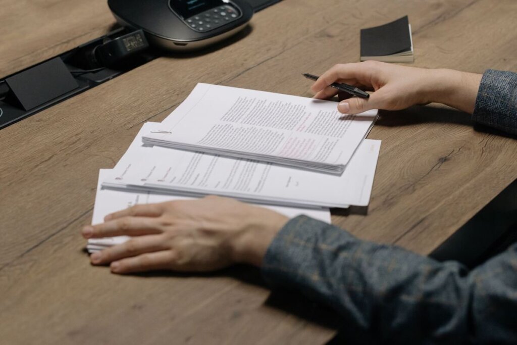 Reviewing payment records and documents during a Florida mortgage note transaction