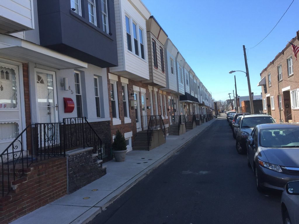ways to tell real estate agents and investors apart