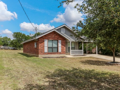 1293 A St -Floresville Home for sale