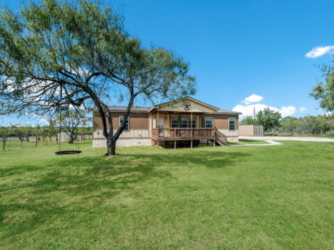 Floresville Tx - homes for sale