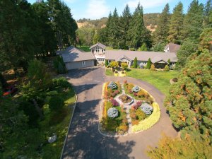 Melrose Roseburg luxury home for sale - G Team
