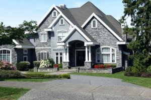 How To Know If You Should Work With An Investor or Real Estate Agent To Sell Your House in Omaha