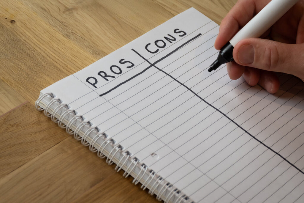 Pros and Cons of Selling a House During Divorce in Louisiana