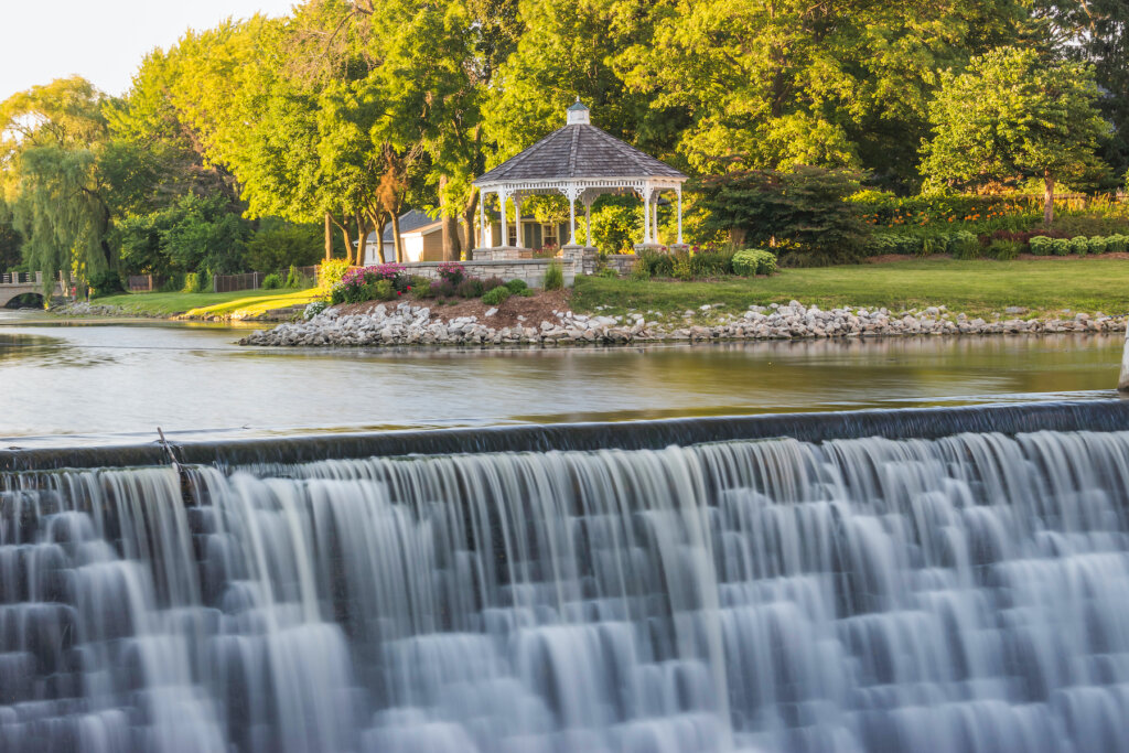 we buy houses in Menomonee Falls, Wisconsin
