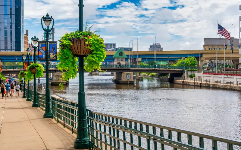 Property Taxes to Pay When Selling A House in Milwaukee (2026 Guide)