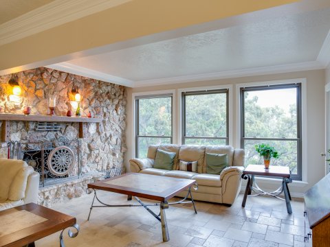 Living Room in the Ogden Utah Seller Financing Homes