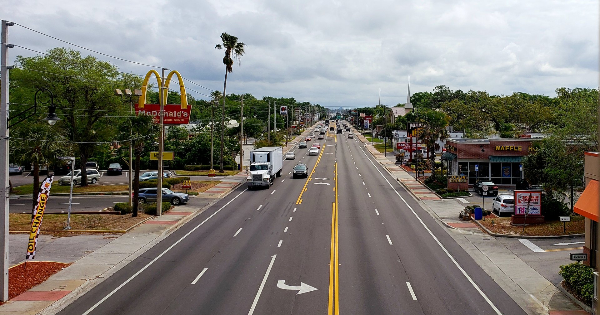 Main road in Apopka, Florida, representing the local real estate market served by Investment Capital Home Buyers.
