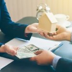 cash home buyer offering cash for a home