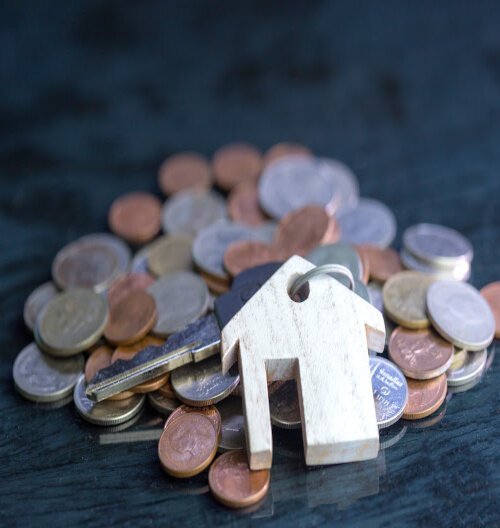 who pays closing and taxes in Texas