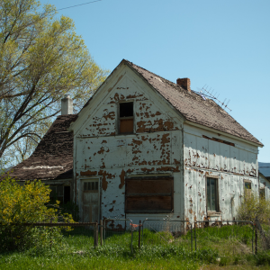 How to Legally Claim Abandoned Property In Texas