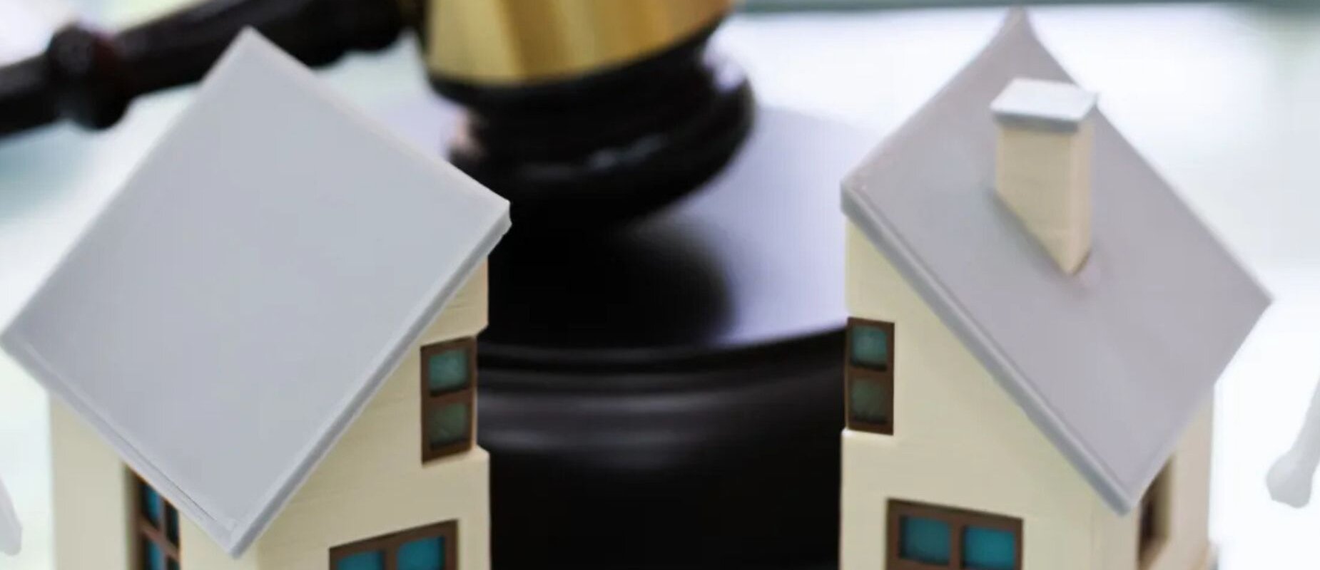 Selling Property While Going Through a Divorces in Texas 