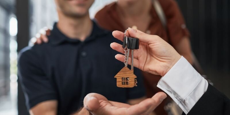 Selling Your Home While Occupying It in Dallas