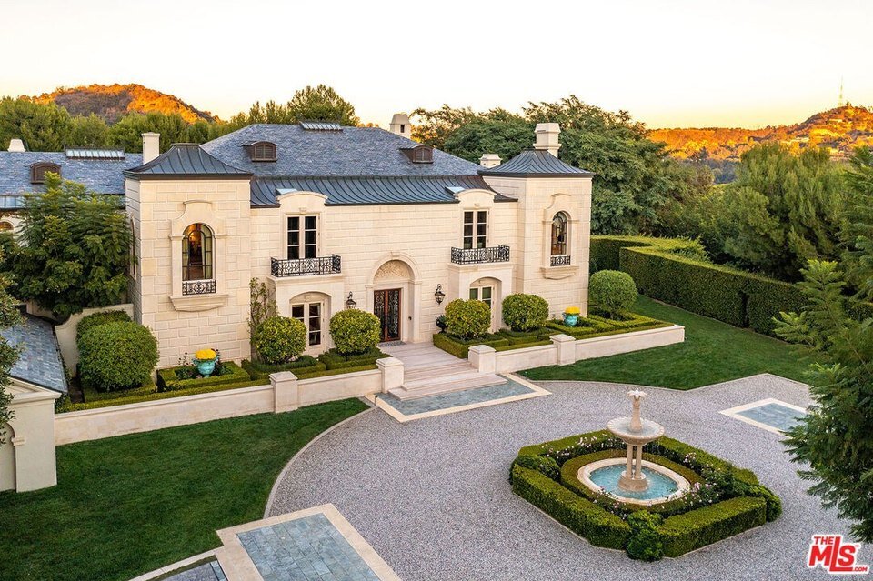 5 Ways a Fast Sale of Your Belleville House Will Save You Money