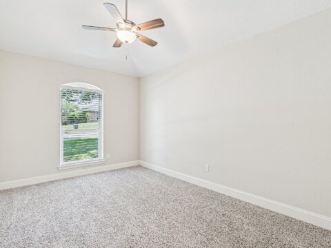 6631 Lakeside Dr, Lake Worth, TX