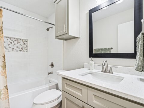 6631 Lakeside Dr, Lake Worth, TX
