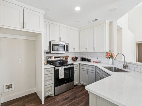 6631 Lakeside Dr, Lake Worth, TX
