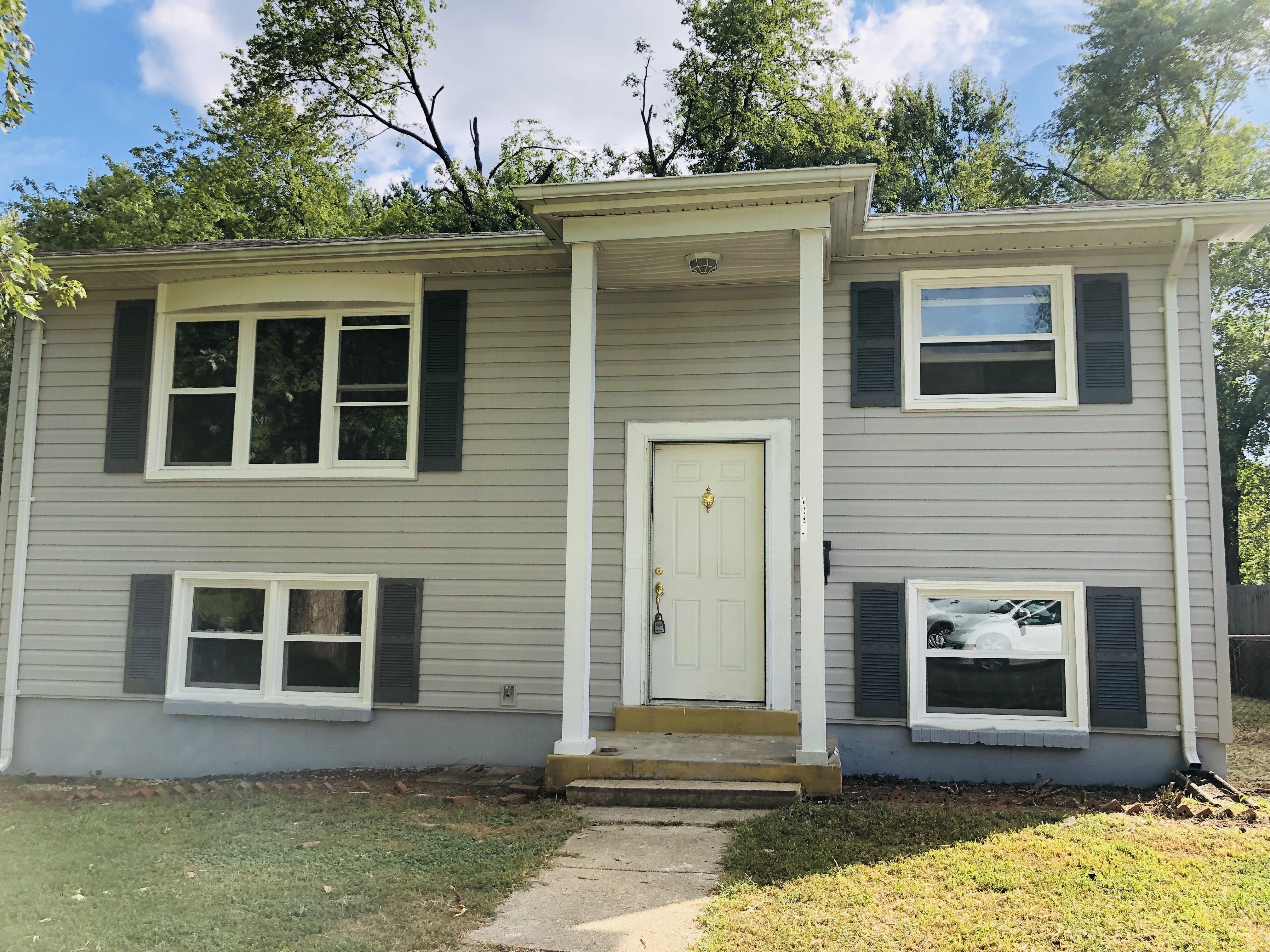 Front of 14317 Ferndale Rd in Woodbridge before updates
