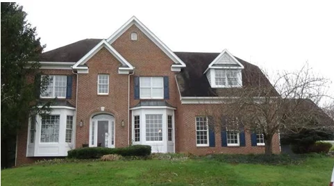 Front exterior of the detached house at 42293 Young Lane in Leesburg