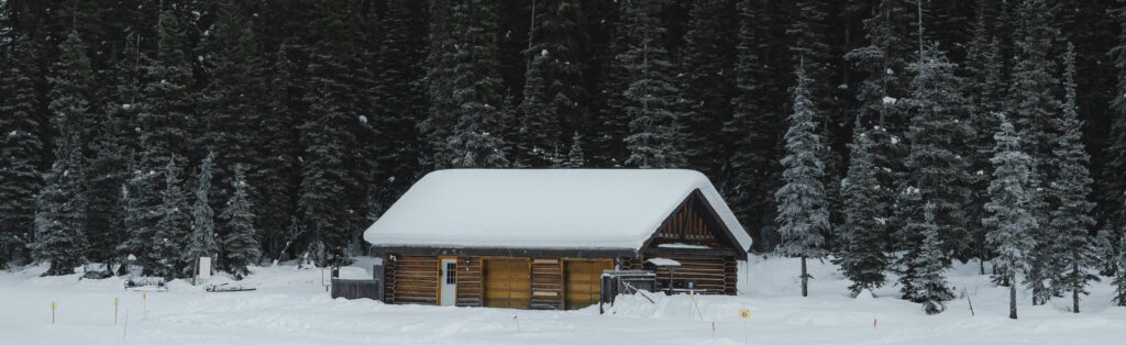 Selling a home in the winter is possible with the right plan. FIT Acquisitions can help homeowners sell a home as is in the winter for fast sale.