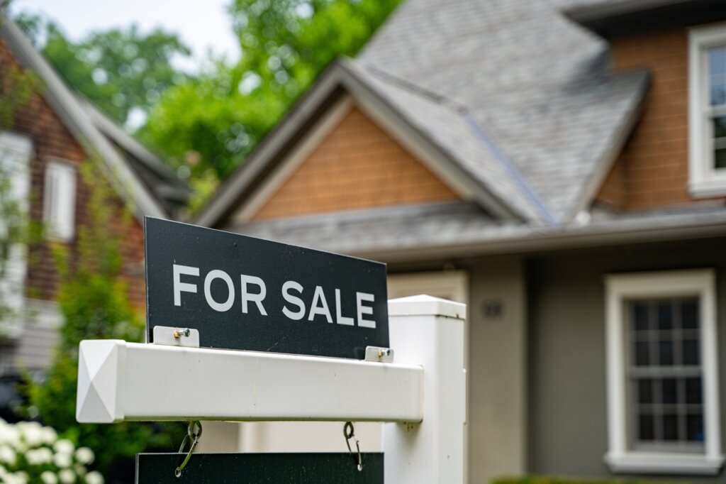 Selling a House After a Failed Listing in Ontario: What Changes the Second Time Around