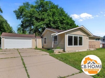 House at 2965 N 124th St in Brookfield before purchase by CB Home Solutions