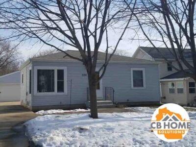 Home at 370 Winnebago Ave in Menasha before purchase by CB Home Solutions