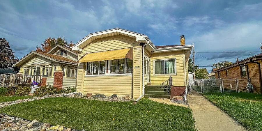 Home in Racine Wisconsin purchased for cash by CB Home Solutions