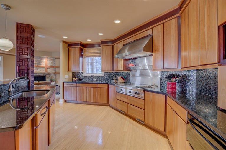 Preparing Your House For A Summertime Sale in Cincinnati - Team Sztanyo - Cincinnati Real Estate Agent - clean kitchen