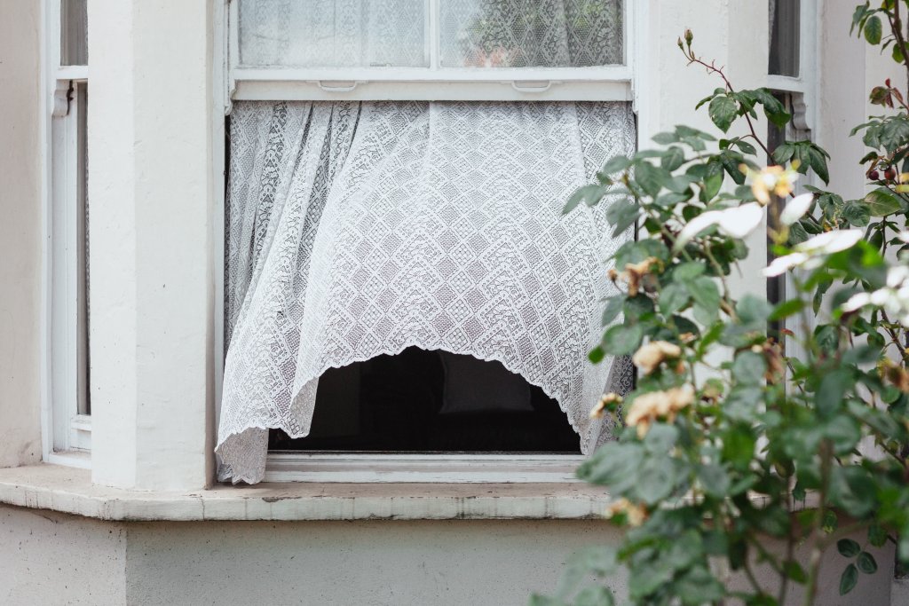 air conditioning cool breeze - selling house in summer