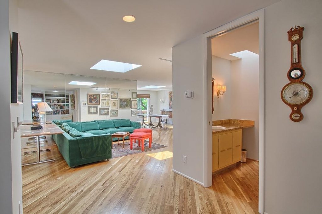 how to separate your house from the competition in Cincinnati - great photography and lighting - team sztanyo