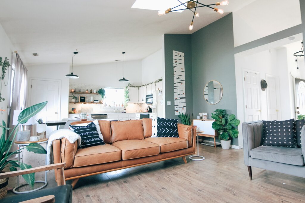 6 Things You Can Do To Sell Your House Fast in Greater Cincinnati Area or Northern Kentucky - living room