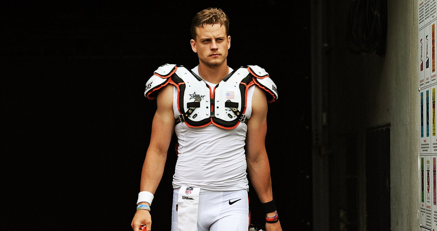 joe burrow in pads - bengals - whodey