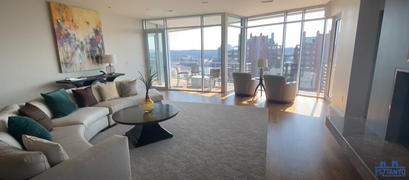 Luxury Condos in Cincinnati, OH - Living Room