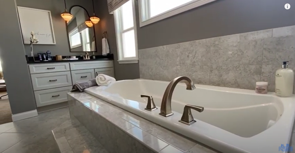 New_Construction_Homes_in_Deerfield_Township,_Ohio-_Bath