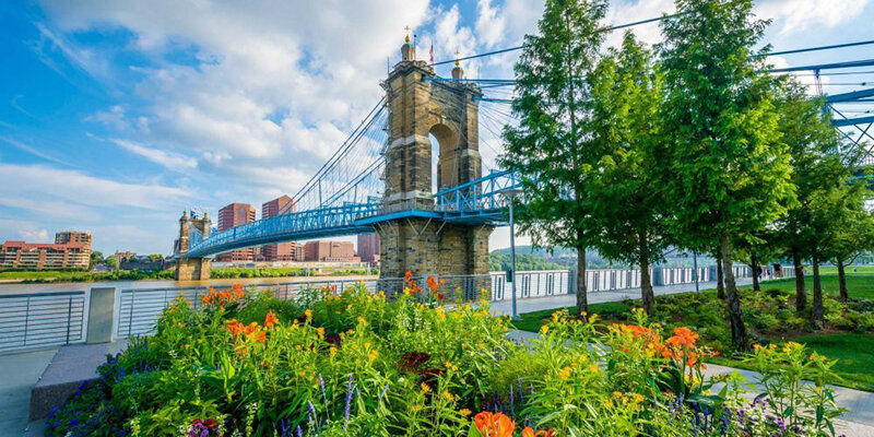 roebling bridge, smale park - flowers - great date location in cincinnati oh