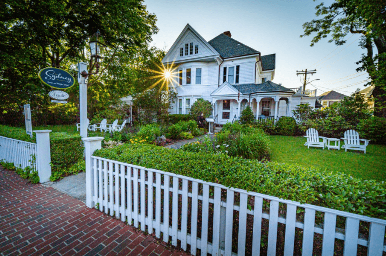 5 Landscaping Tips To Sell Your House In NKY or Cincinnati- Front yard