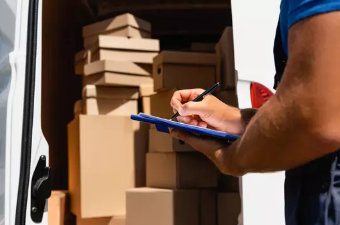 Things to Look for When Renting a Moving Truck- Movers