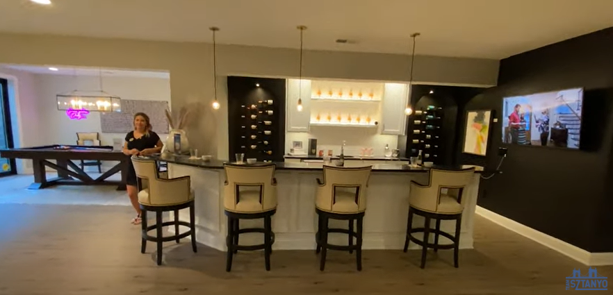 Top home custom builders - Drinks on the house