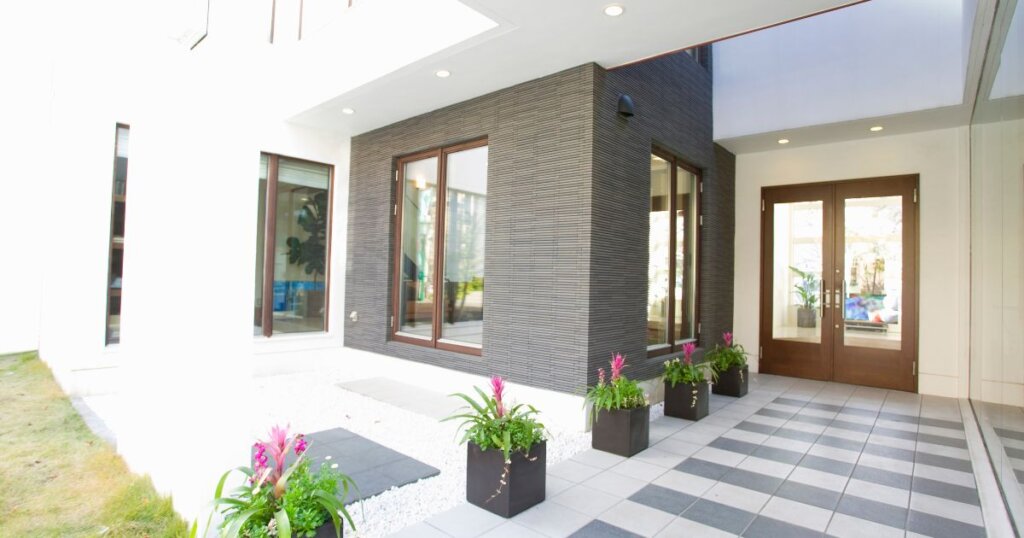 Sell Your Home Quickly: Beware the Flashy Promises and Empty Pockets
