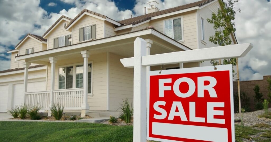Should I Try to Sell My House Myself? – A Home Seller's Warning