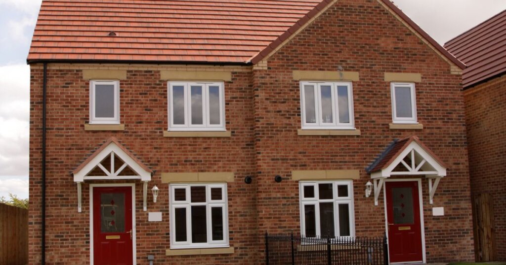 The Truth Behind Those Fast Cash Offers from Companies That Buy Houses